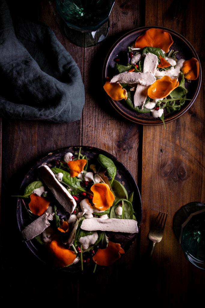 Orangebecherling-Salat - frisch und farbenfroh