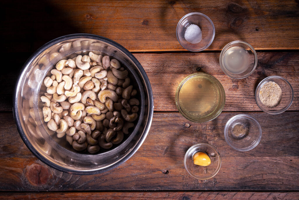 Alle Zutaten für den veganen Frischkäse.