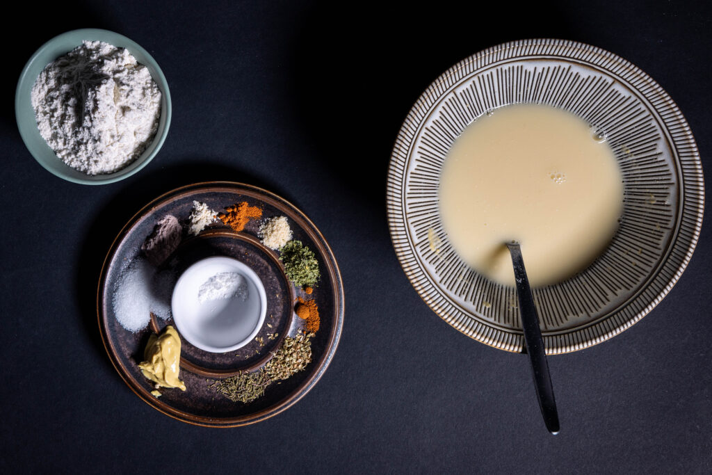 Alle Zutaten für die Panade für die Chicken Strips.