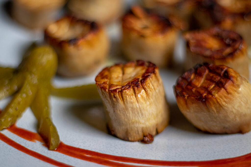Vegan scallops – juicy and aromatic, made from king oyster mushrooms