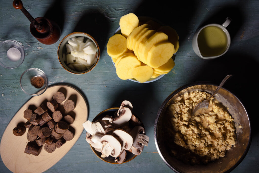 2Alle Zutaten für das vegane Bauernfrühstück.