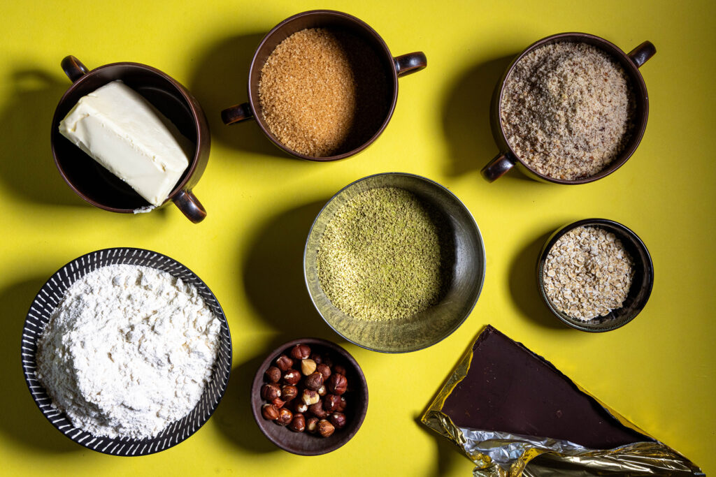 Alle Zutaten für die Haselkätzchenplätzchen.